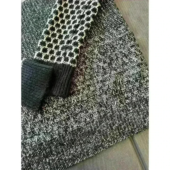 American Eagle Vintage Boyfriend Mixed Knit Sweater Oversized Black White Small - Picture 6 of 8